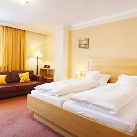 Haus Carola Pensjonat 3*